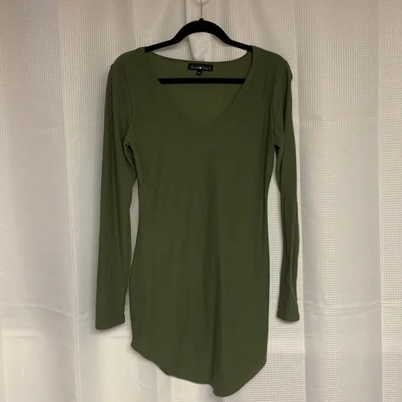 long sleeve black dress uk An Elegant Black Dress